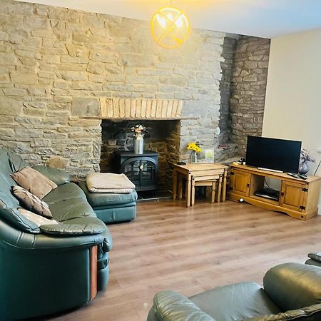 Rj S House Apartment Merthyr Tydfil Bagian luar foto