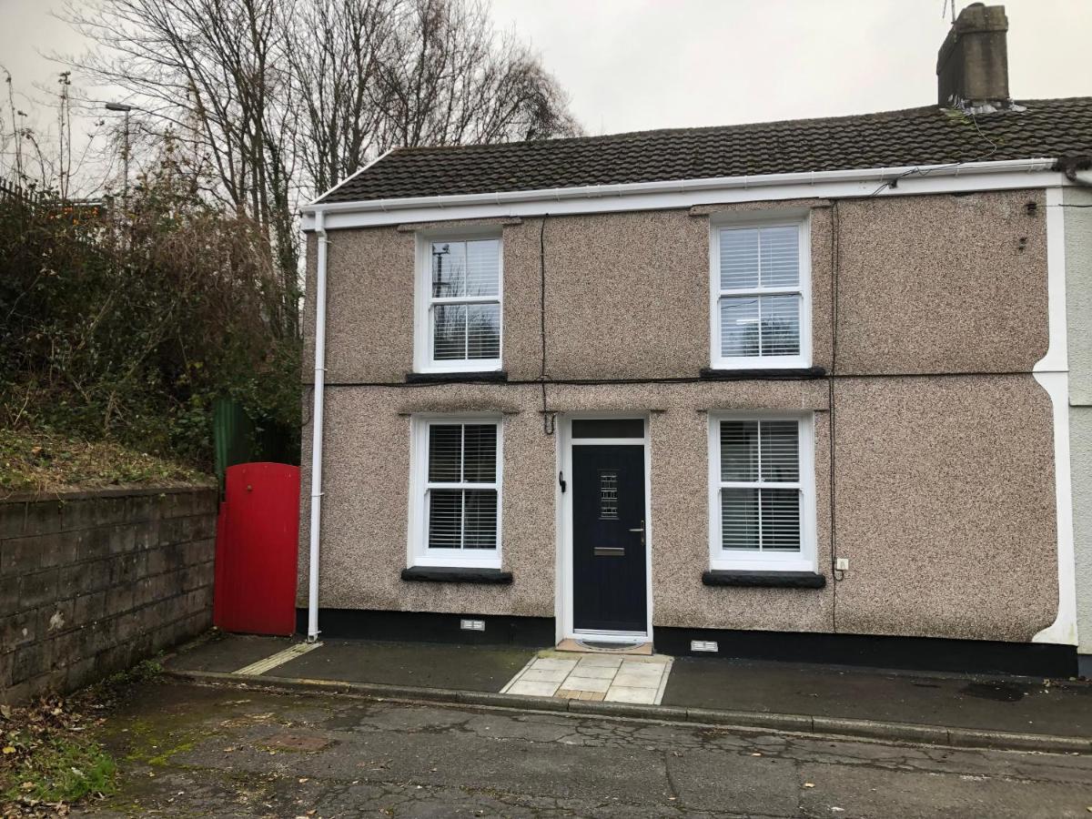Rj S House Apartment Merthyr Tydfil Bagian luar foto
