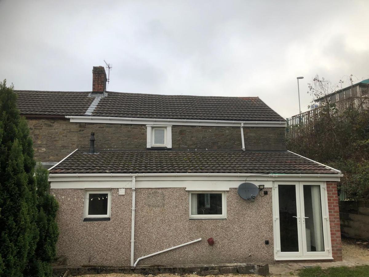 Rj S House Apartment Merthyr Tydfil Bagian luar foto