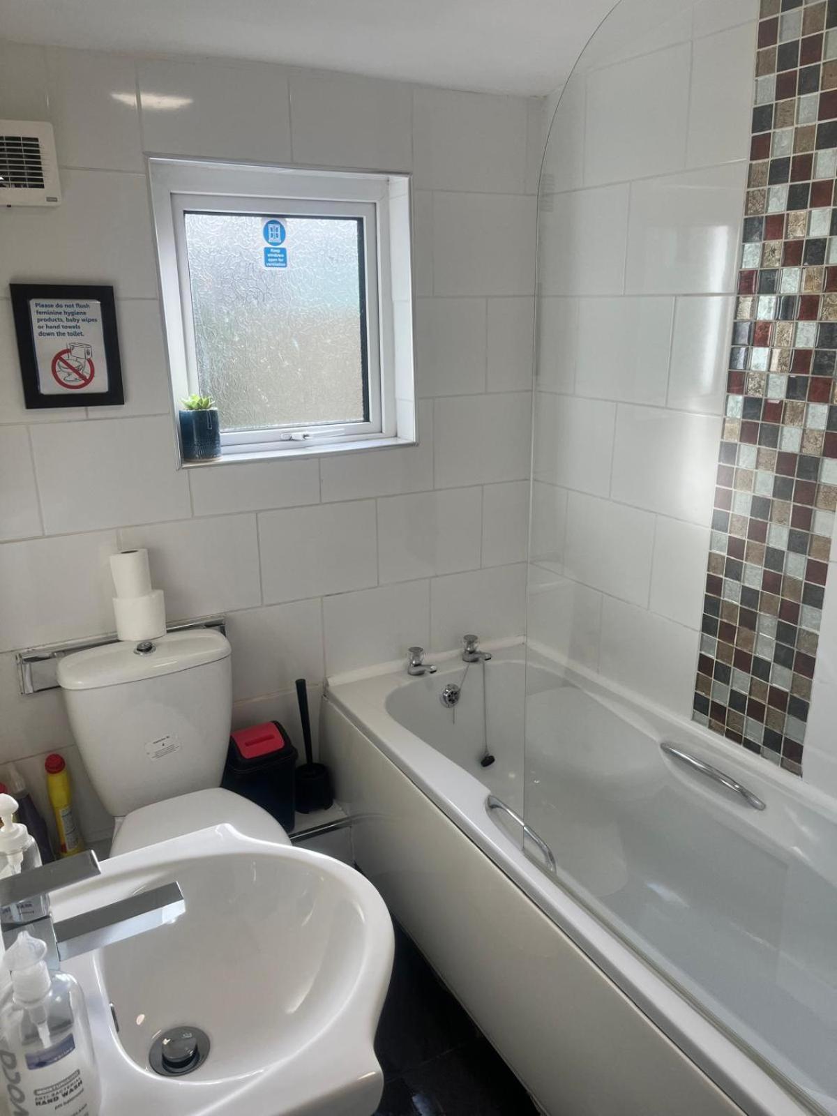 Rj S House Apartment Merthyr Tydfil Bagian luar foto