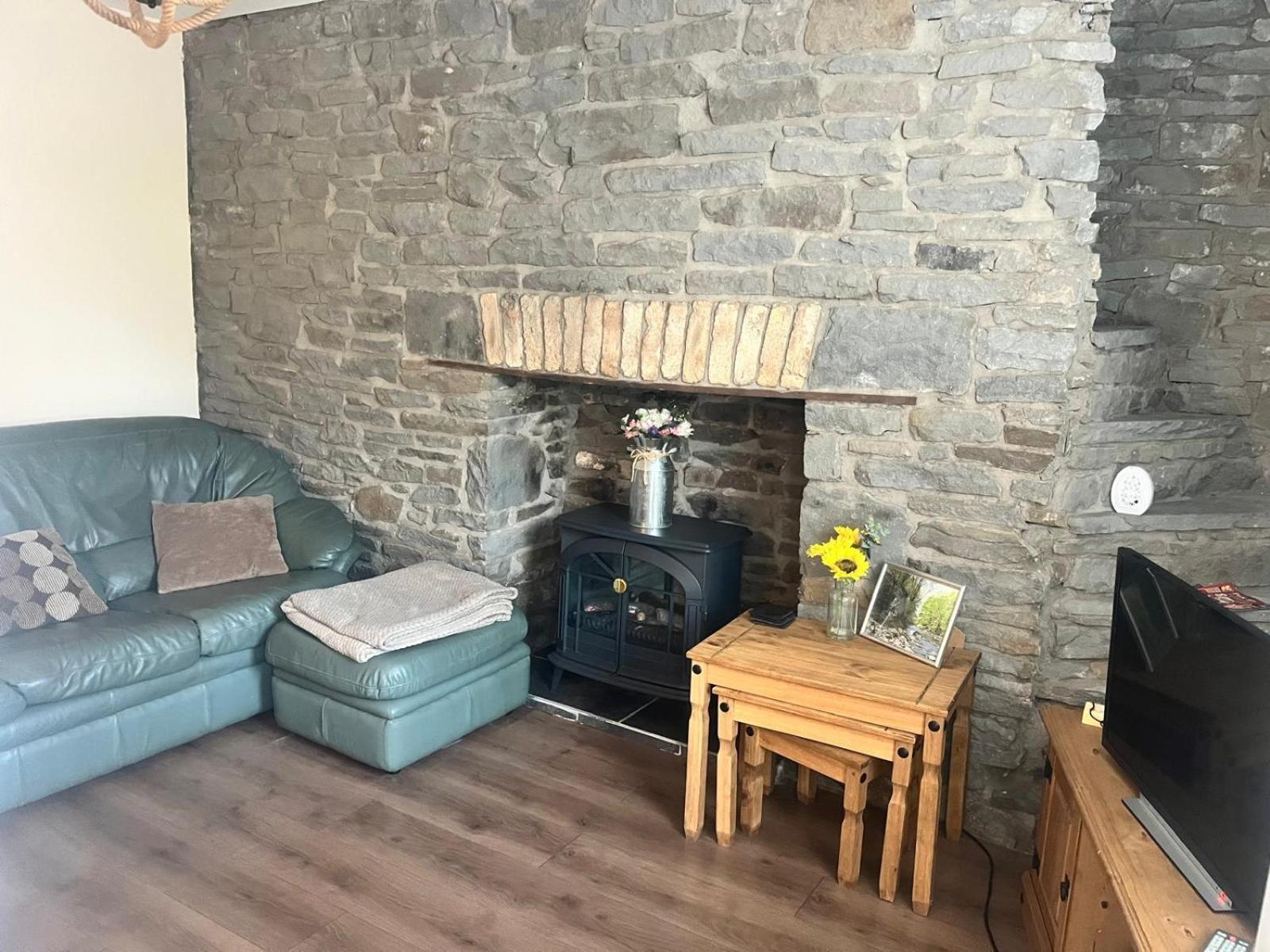 Rj S House Apartment Merthyr Tydfil Bagian luar foto
